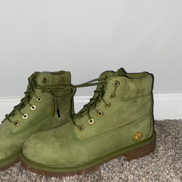 Women’s Green Timberland boots - Picture 2 of 3